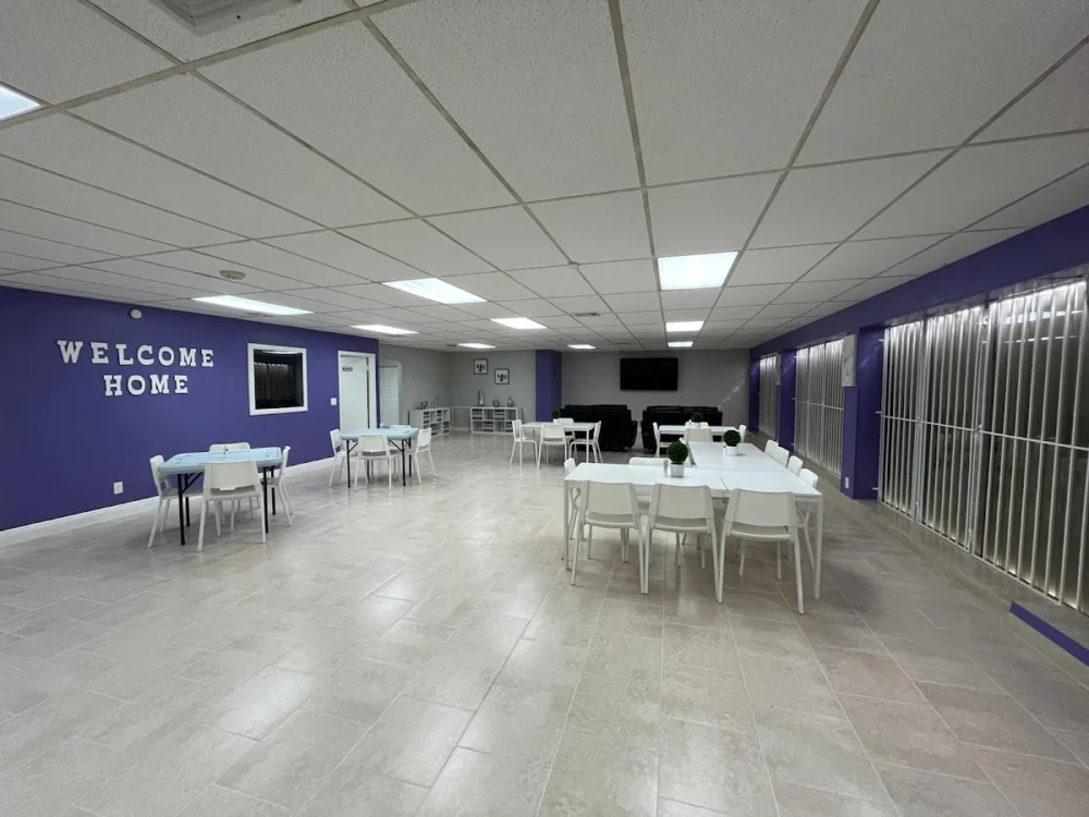 Tomados De La Mano Adult Day Care